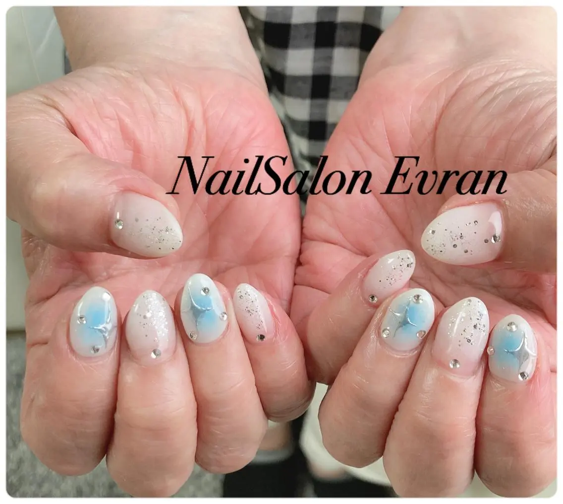 ネイル アートネイル フレンチネイル ラメ(グリッター) マグネットネイル 持ち込み ハンドネイル Nail salon Evranのネイルデザイン