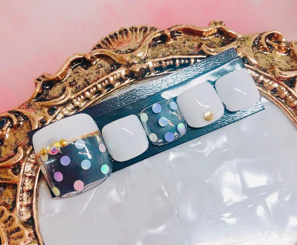 ネイル フットネイル フットネイル CROWN プライベートサロンのネイルデザイン