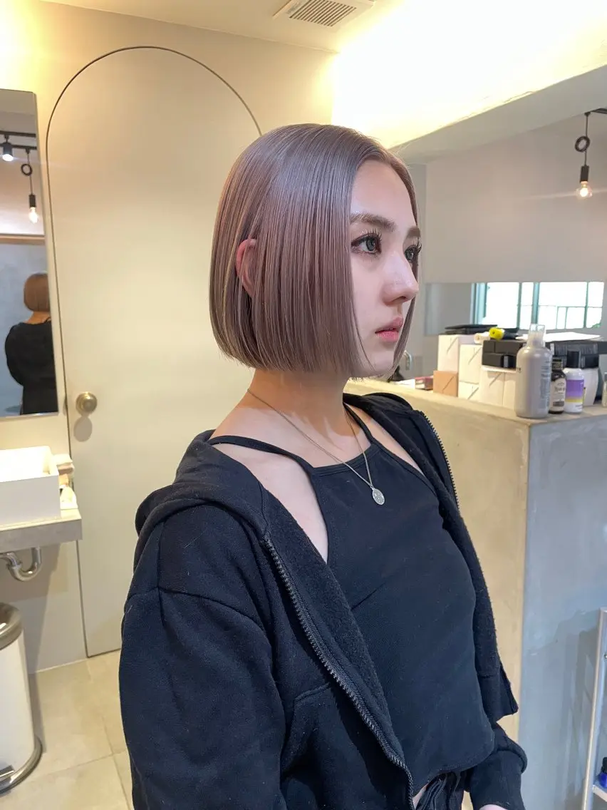 ショート カット ヘアカラー miyu ハイトーン/レイヤーのヘアスタイル