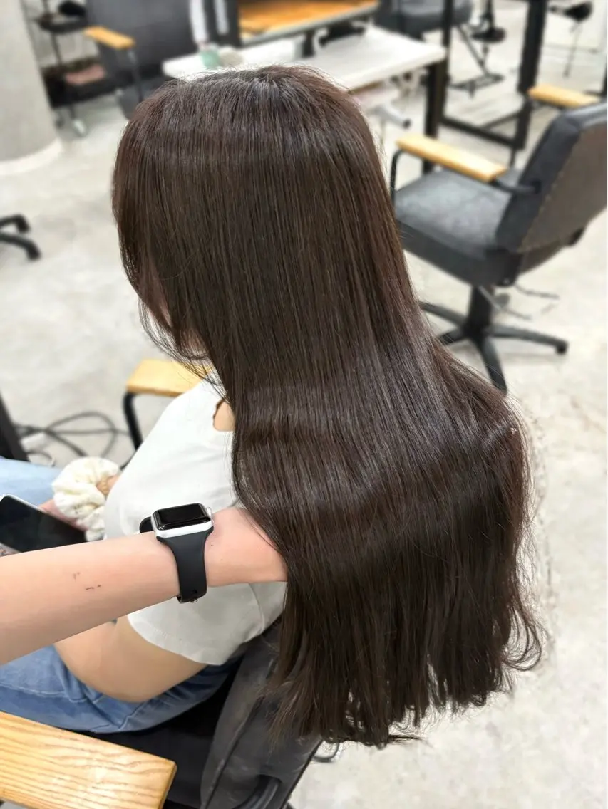 ロング カラー ブラウンカラー チョコレートブラウン カット ヘアカラー 盛れる顔まわり✨🎀 レイヤー別所好葉のヘアスタイル