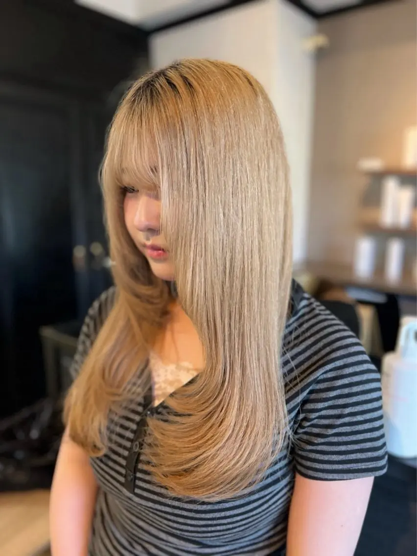 ロング カラー レイヤーカット ロング Suzu ／ VISEOのヘアスタイル