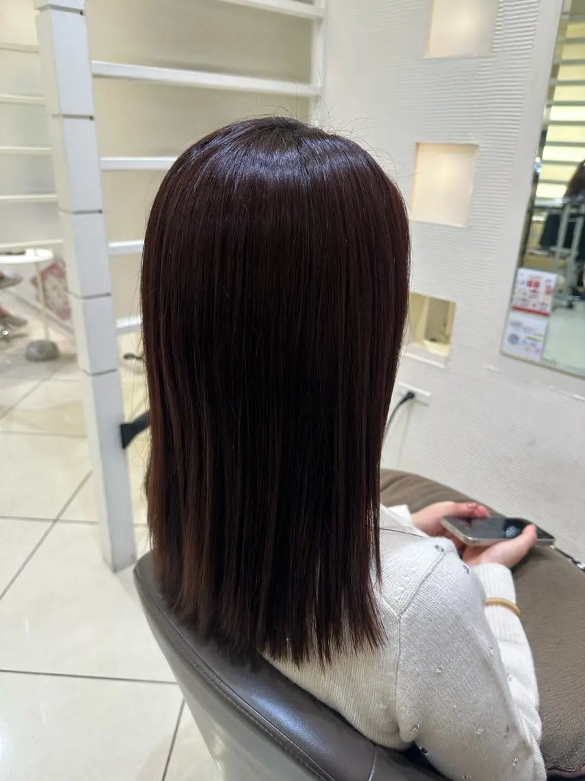 セミロング カラー ヘアアレンジ タイトボブ個性派カラ ーAKANEのヘアスタイル