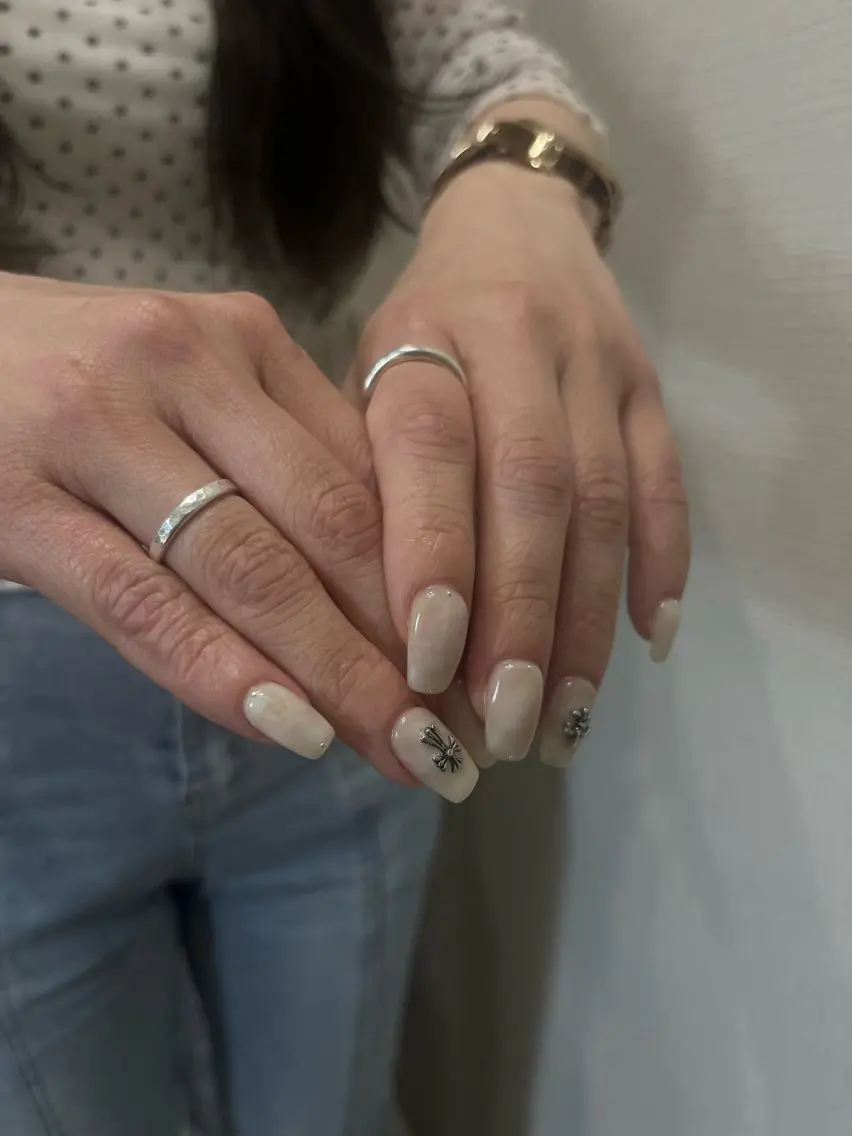 ネイル ホワイト atelier moiのネイルデザイン