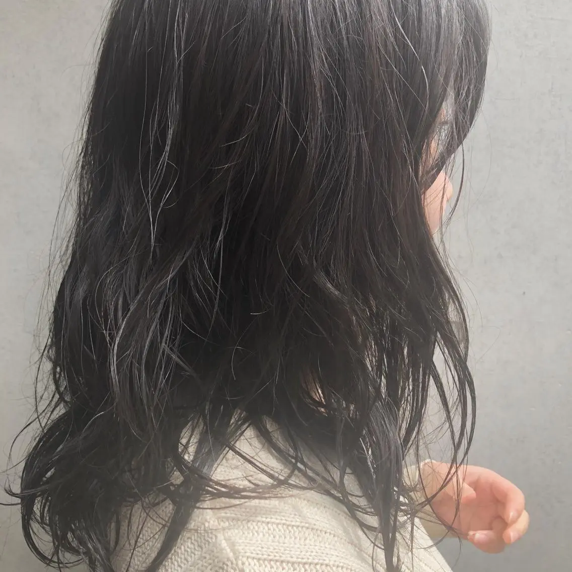 セミロング カラー パーマ セミロングパーマ アッシュ 透明感カラー やまもと さえのヘアスタイル