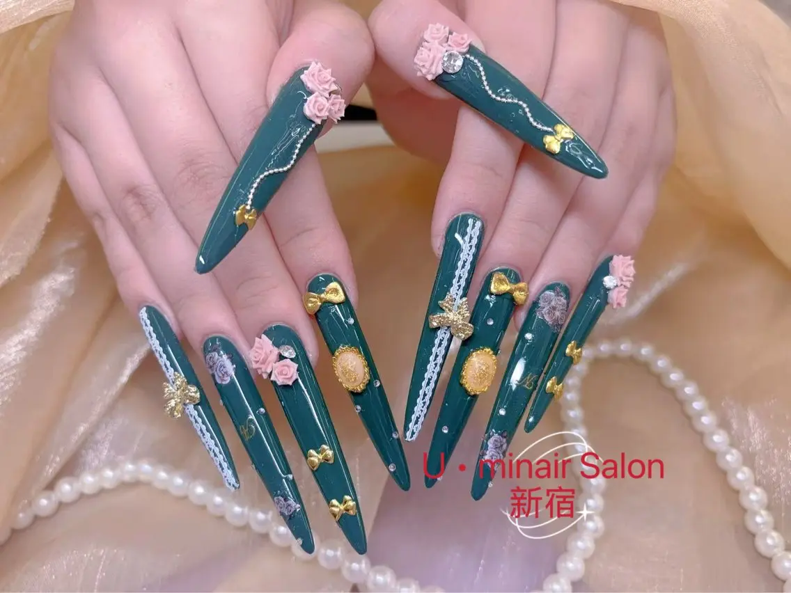 ネイル UMI ネイルサロン新宿🎀のネイルデザイン