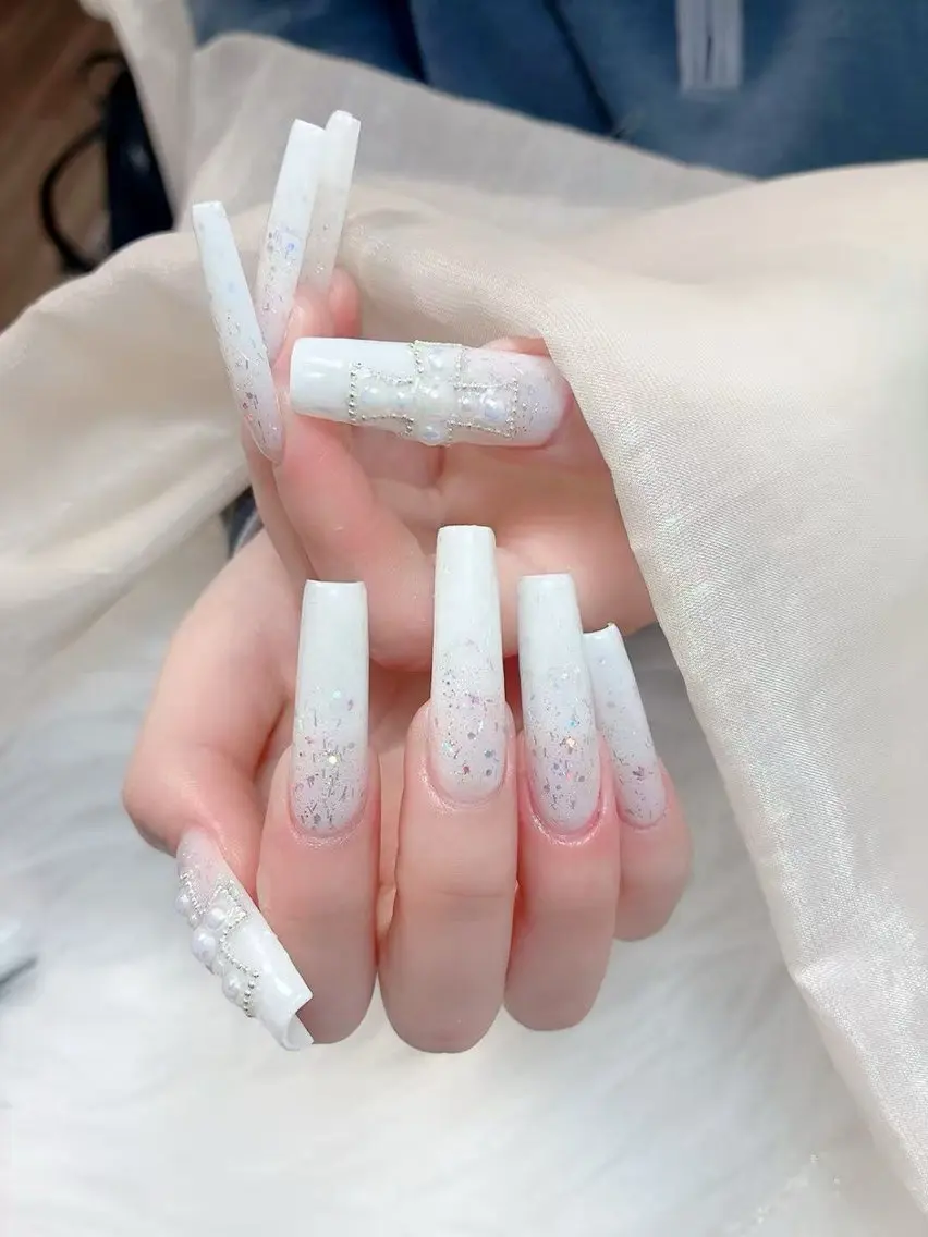 ネイル アニマル柄 チークネイル 成人式 フラッシュネイル フットネイル B·U Nail大宮 長さだし専門店のネイルデザイン