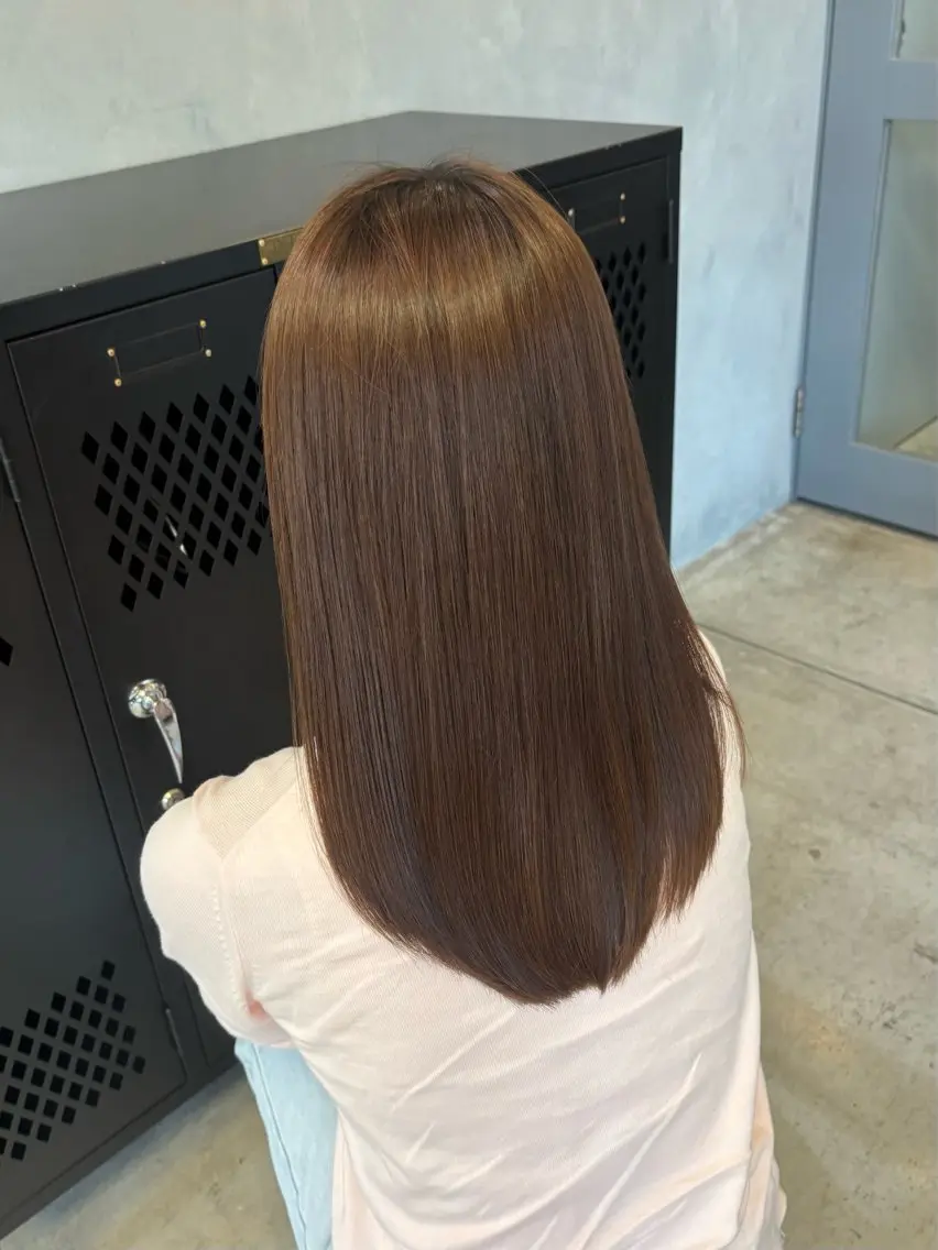 セミロング 縮毛矯正 夜久 来実のヘアスタイル