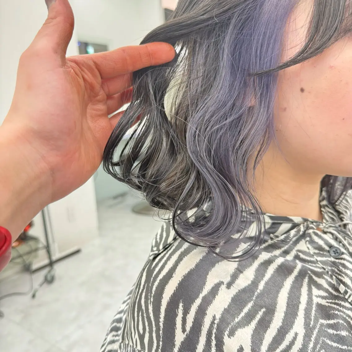 ミディアム カラー カット 縮毛矯正 韓国スタイル🇰🇷 トレンドレイヤー🪡のヘアスタイル