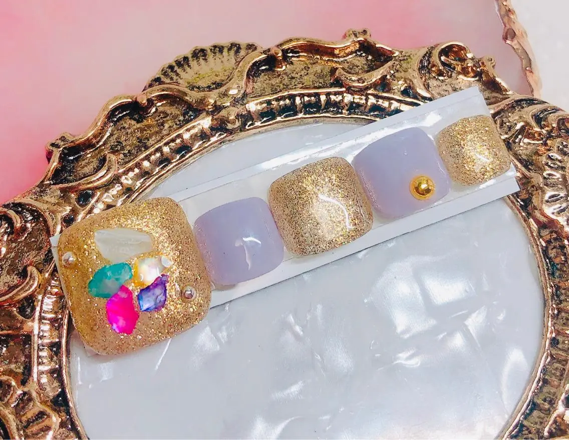 ネイル フットネイル フットネイル CROWN プライベートサロンのネイルデザイン