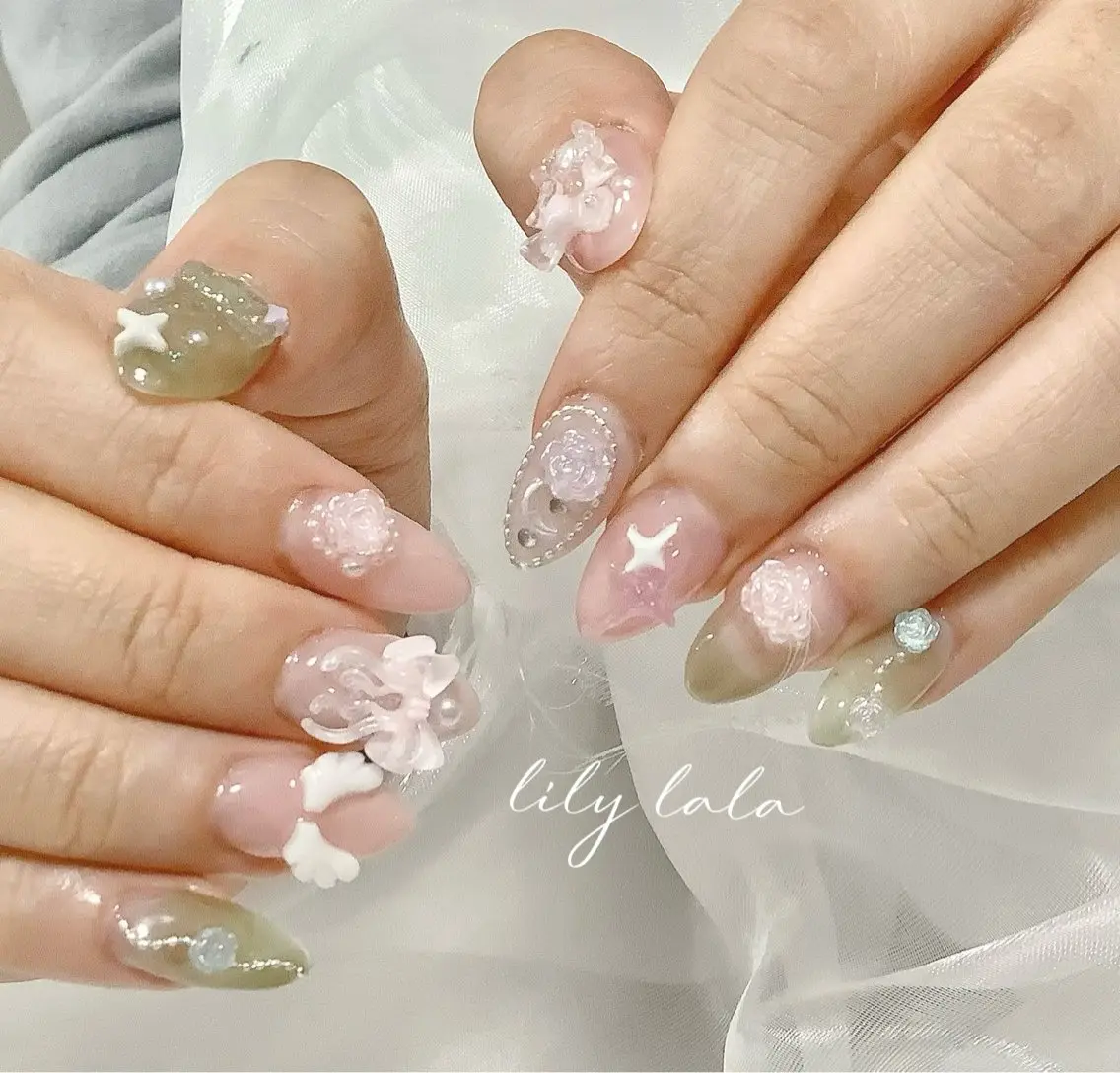 ネイル オーロラネイル クリアネイル フラッシュネイル ジェルネイル グラデーション ハンドネイル Amee Nail Salonのネイルデザイン