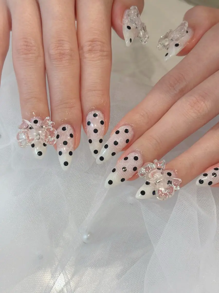 ネイル ドット ハンドネイル Noa nail yuna🧁のネイルデザイン