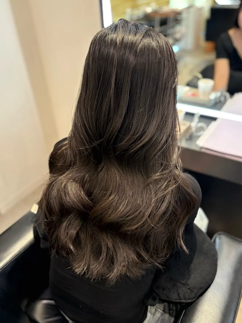 セミロング レイヤーカット 髪質改善・水素カラー ARIA(ému)のヘアスタイル