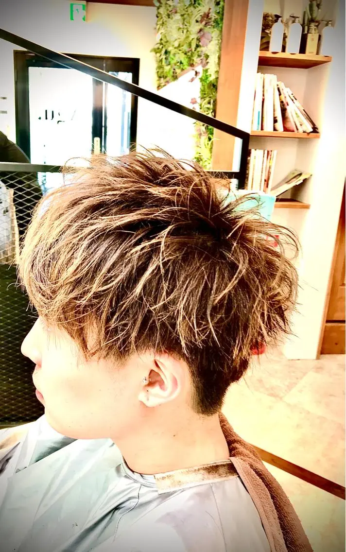 メンズ似合わせカット+眉カット＋炭酸クレンジングケアの写真