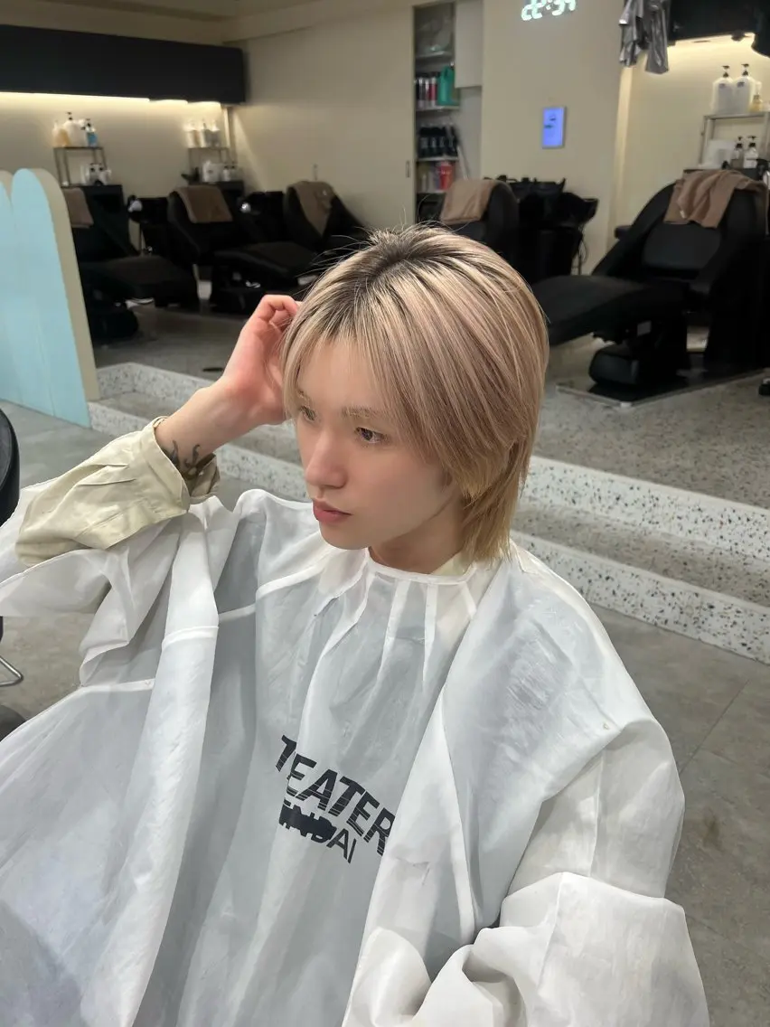メンズ カット ヘアカラー トリートメント ヘッドスパ ヘアセット レイヤーカット／ ハイトーン/Moeのヘアスタイル