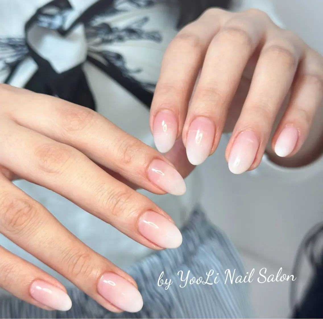 ネイル アートネイル オーロラネイル チークネイル フレンチネイル ガラスフレンチ ハンドネイル 🎀🎀YooLi Nail Salonのネイルデザイン