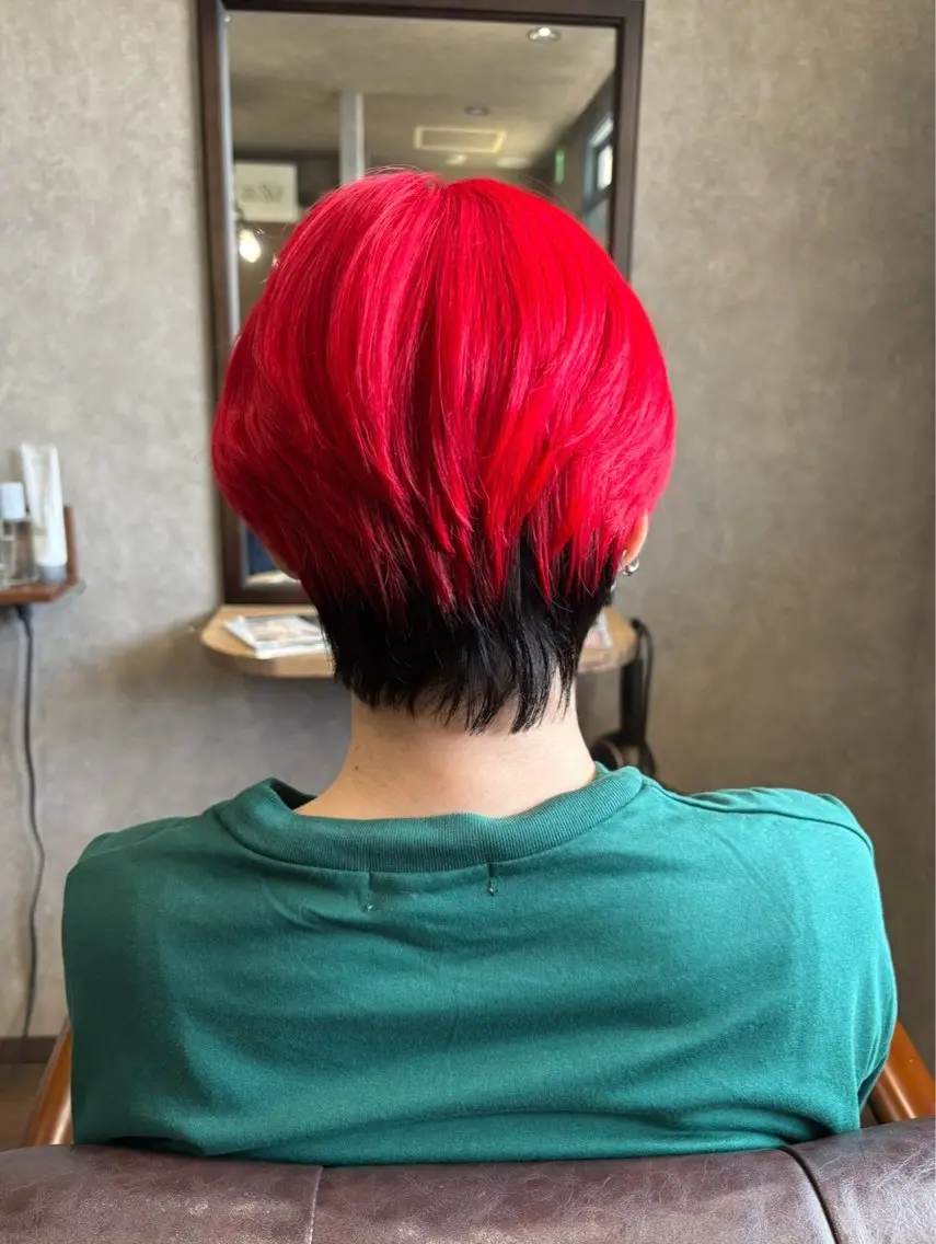 ショート カラー 石田 佳恋のヘアスタイル