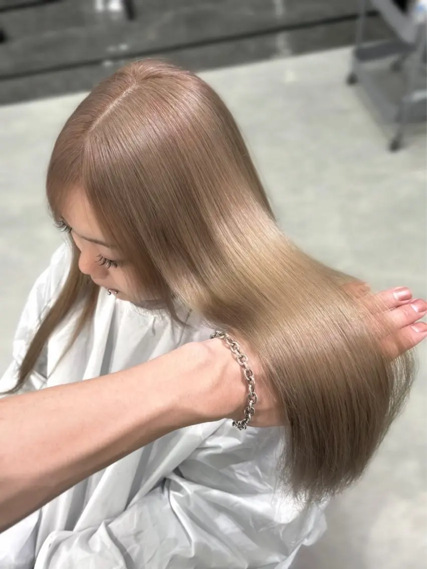 カラー ヘアカラー Ryo/ベージュ /レイヤーカットのヘアスタイル