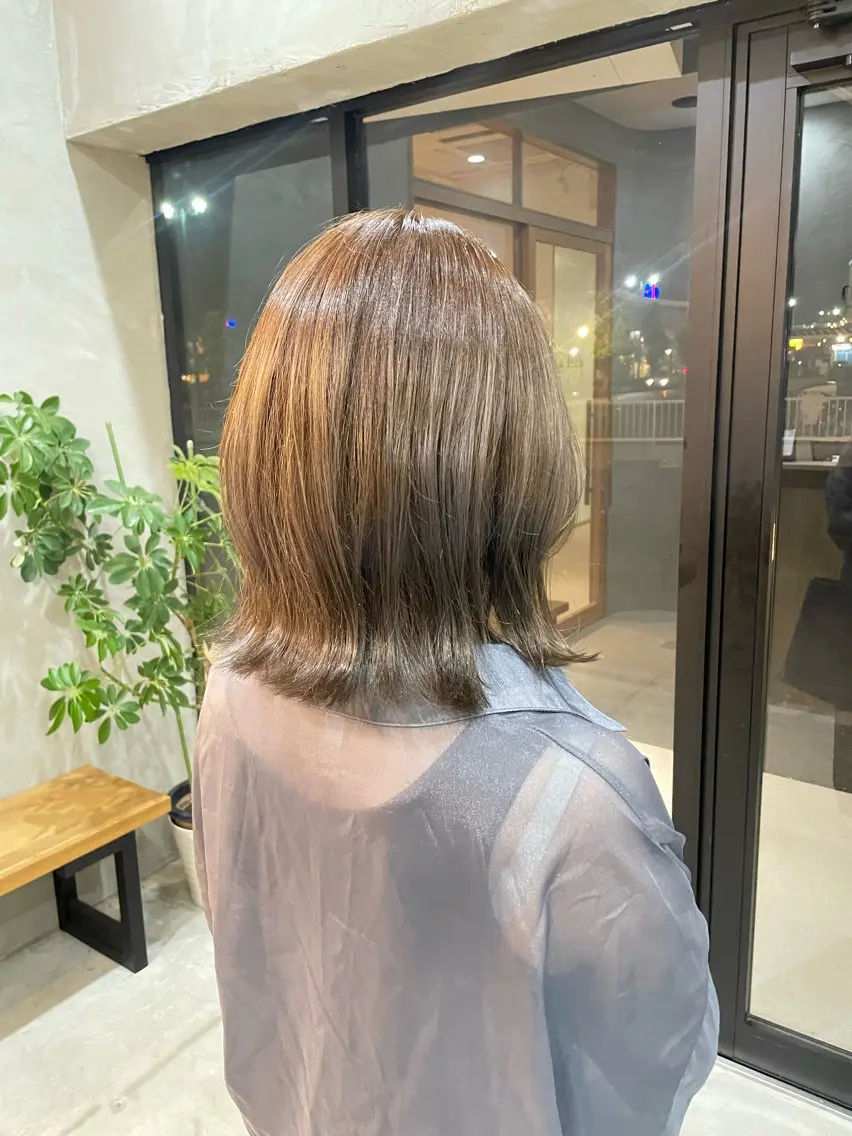 ミディアム カラー la fith hinaのヘアスタイル