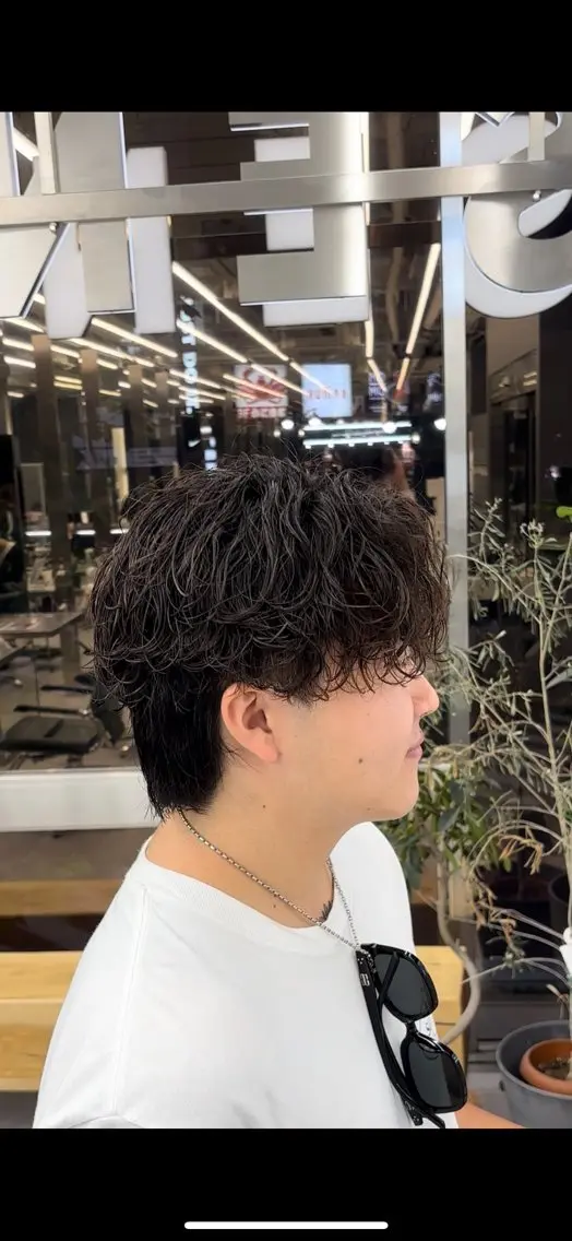 パーマ メンズ センターパート メンズパーマ メンズパーマ/ 西條 吏温のヘアスタイル