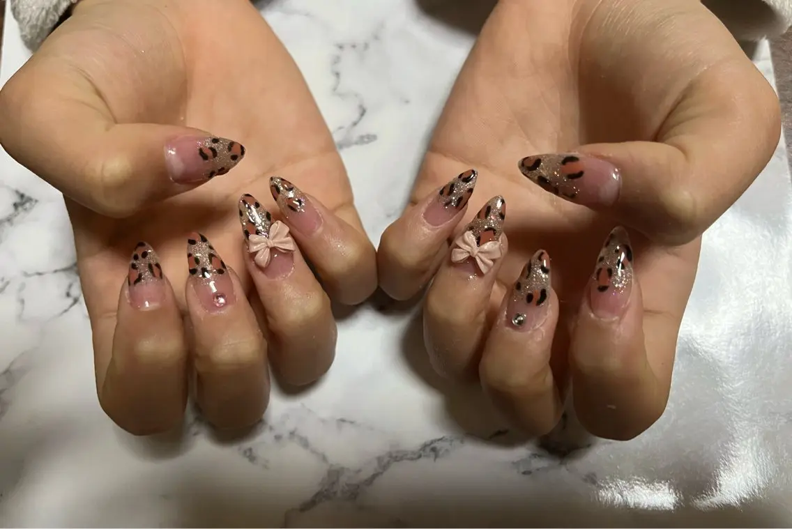 ネイル アニマル柄 長さ出し グラデーション ラメ(グリッター) ラメグラデーション Nail ecxia ／Reikaのネイルデザイン