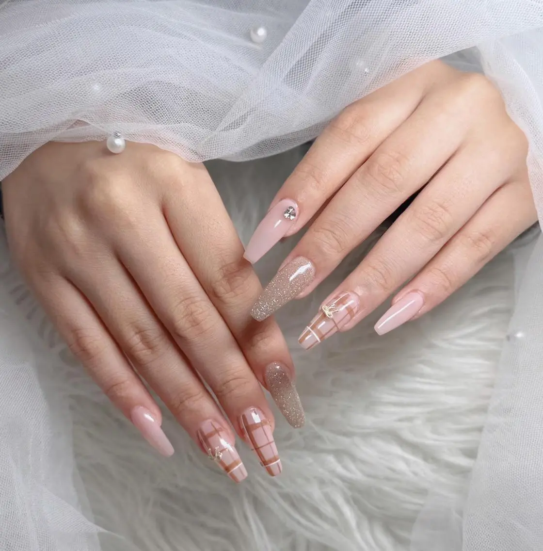 ネイル オーロラネイル チークネイル フットネイル ジェルネイル 韓国ネイル ハンドネイル H.baby Nail Salonのネイルデザイン