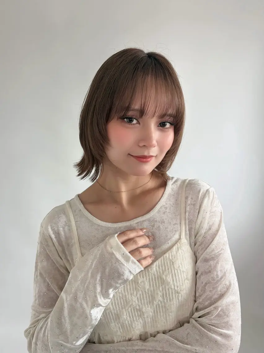 ショート カラー ボブレイヤー ボブ レイヤーカット 外ハネヘア 縮毛矯正 カット トリートメント ボブ/地毛風縮毛矯正 茉青🤍新宿代々木のヘアスタイル