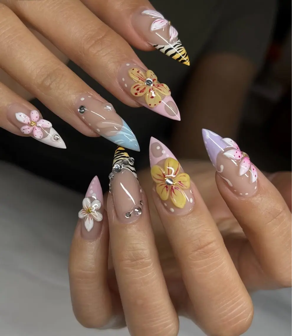 ネイル ガーリー キラキラネイル 韓国ネイル ロングネイル シンプルネイル ハンドネイル Genie Mika Nailsのネイルデザイン