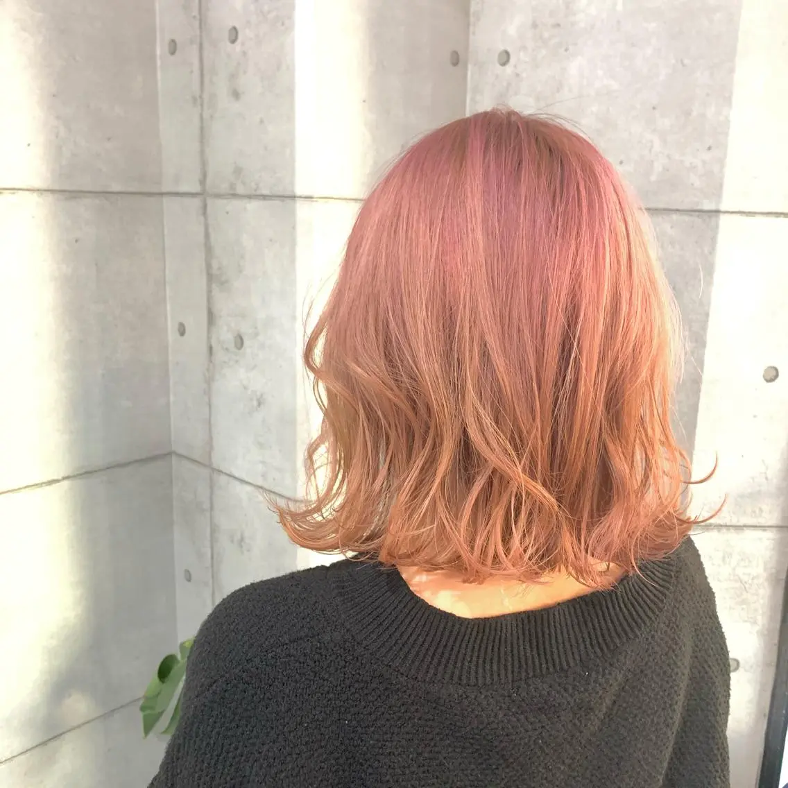 ミディアム カラー パーマ ヘアアレンジ メンズ キッズ ネイル マツエク・マツパ ヘアカラー トリートメント ヘアセット 切りっぱなしヘアボブ ミディアムヘアRYOのヘアスタイル