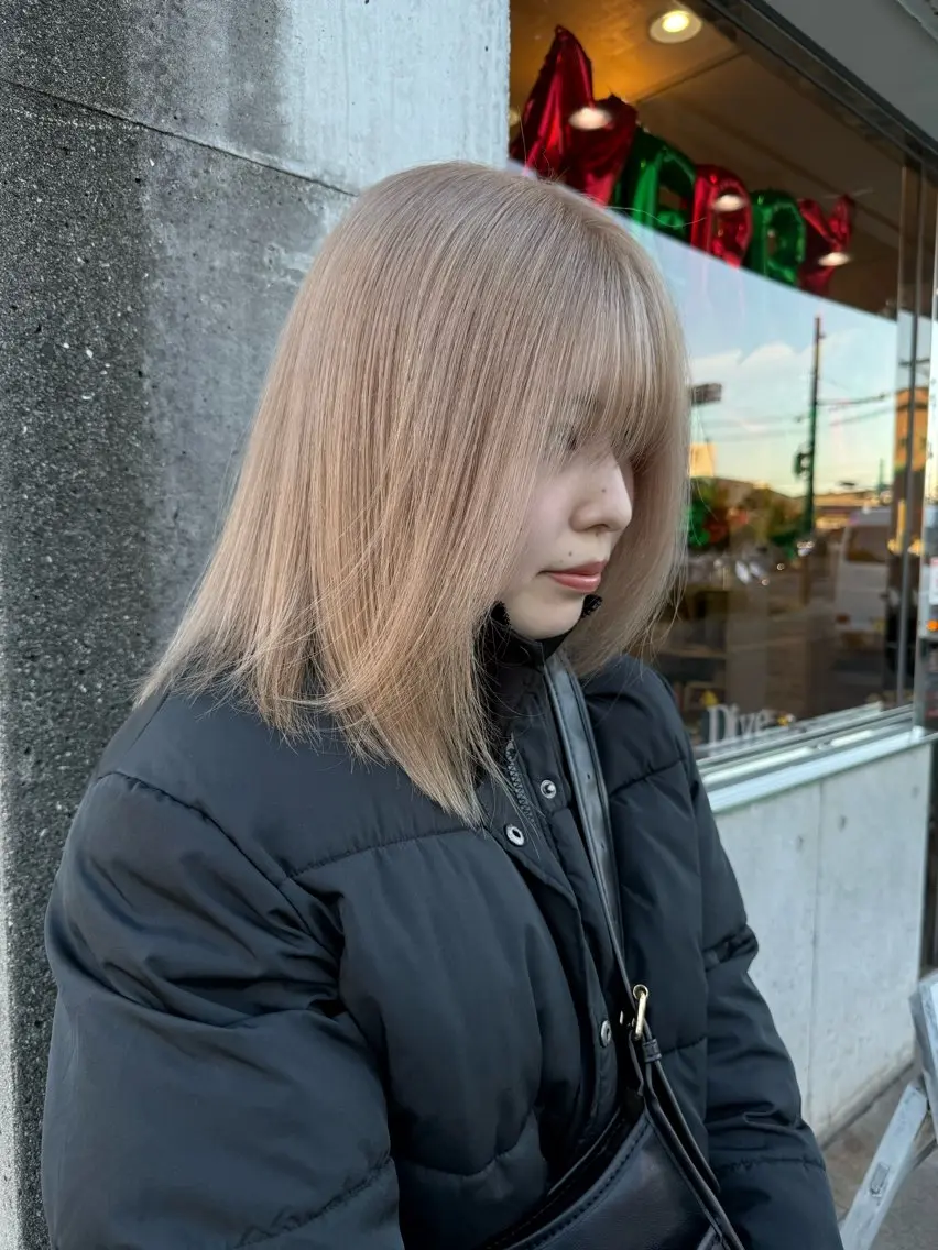 セミロング カラー カット ヘアカラー シモダ クルミのヘアスタイル
