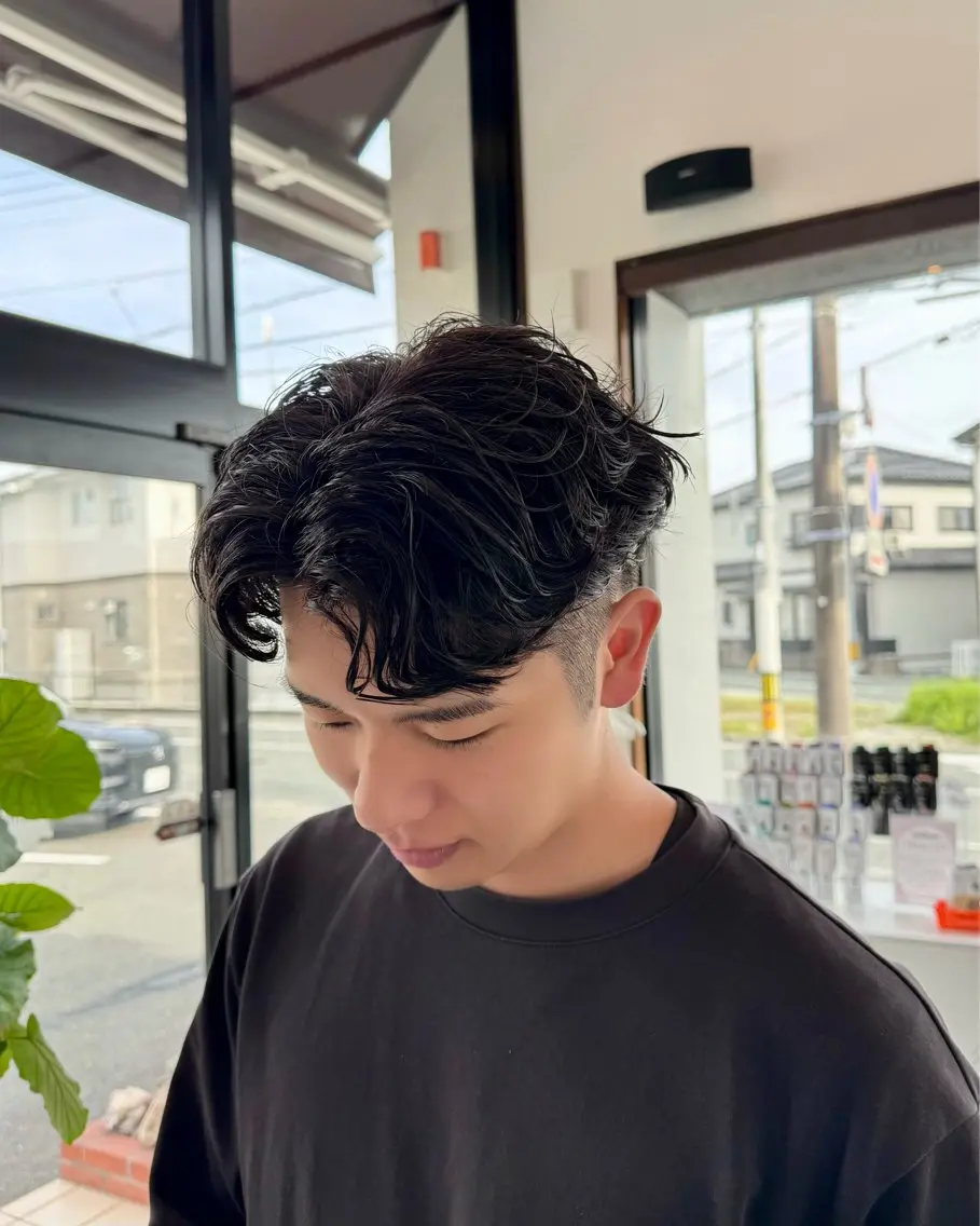 ショート パーマ メンズ フェザーパーマ メンズパーマ ショートヘア カット パーマ 作野 凌都のヘアスタイル