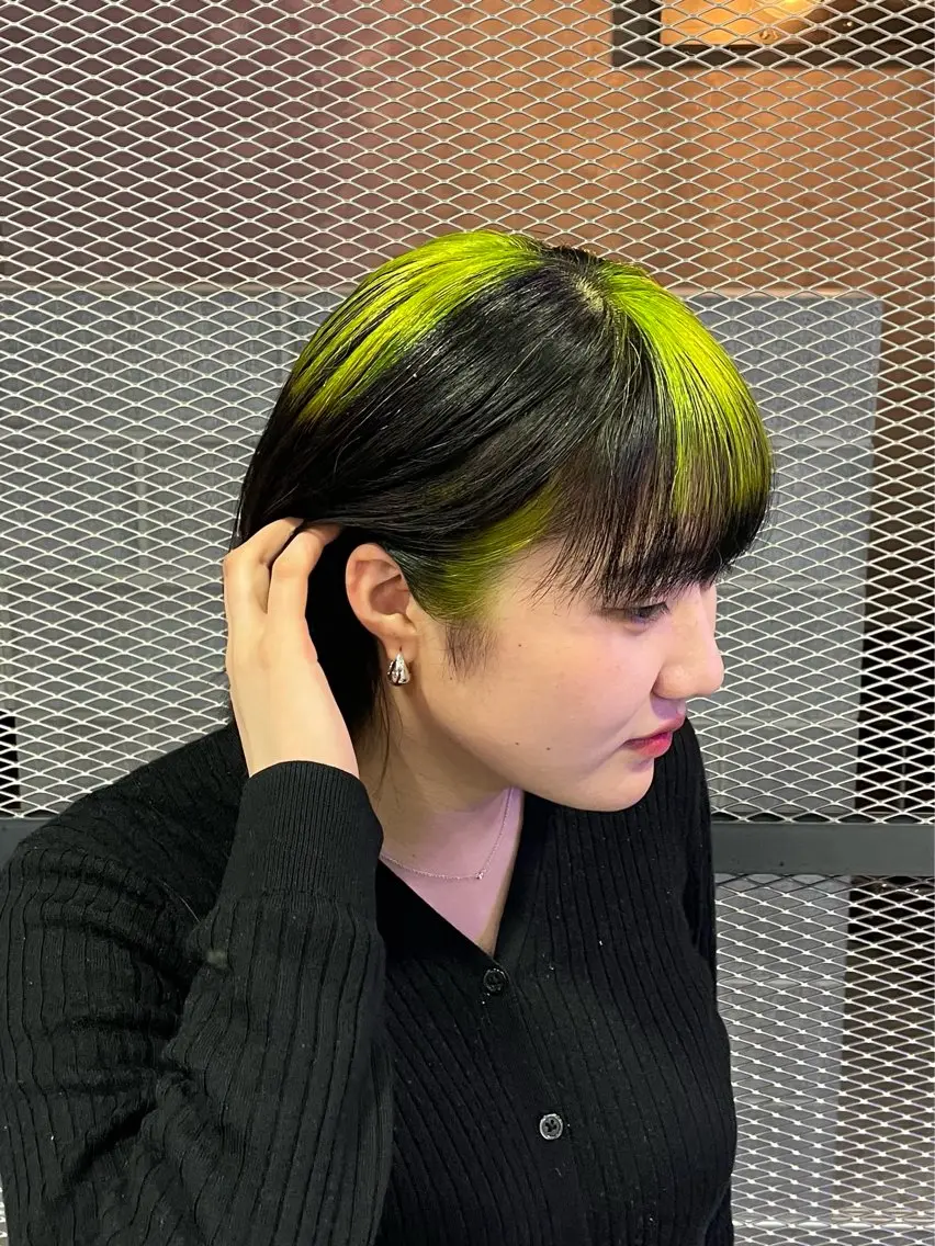 ショート カラー ブリーチ カット ヘアカラー トリートメント 手塚 由佳のヘアスタイル