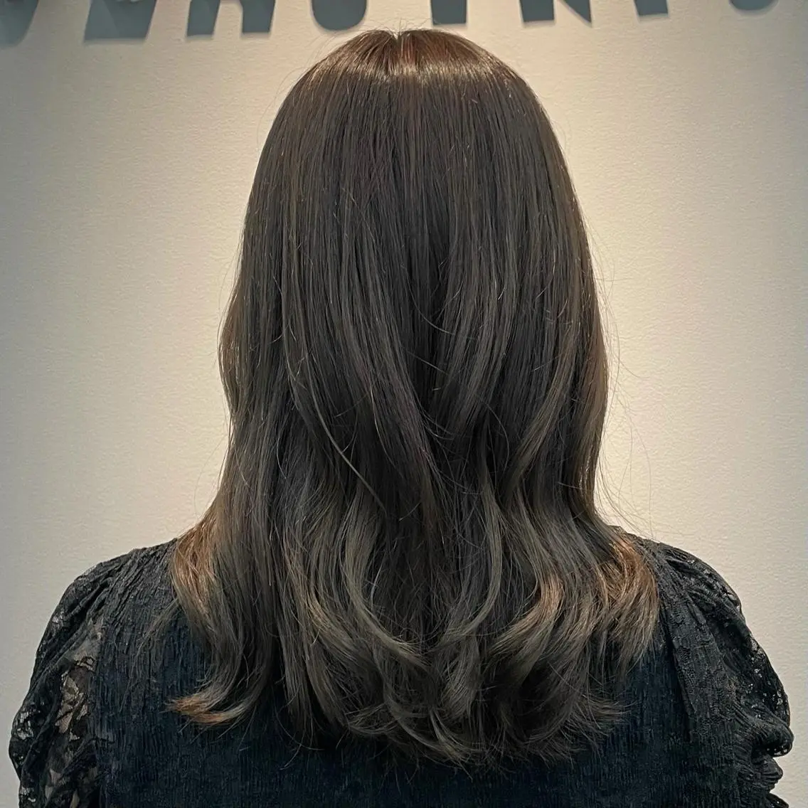 ロング カラー 透明感カラー グレージュ トリートメント ひなた あゆみのヘアスタイル