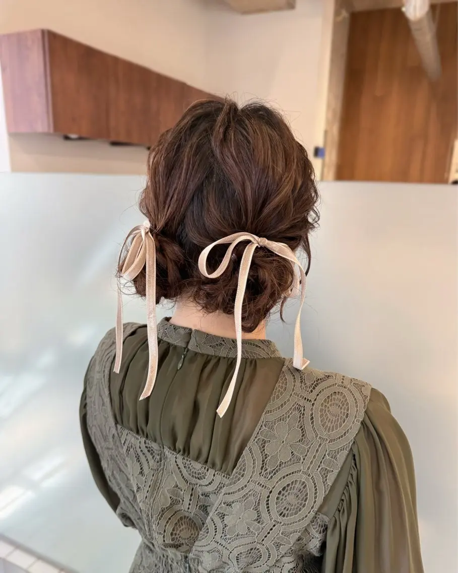 セミロング カラー ヘアアレンジ 結婚式・ブライダル デート ヘアセット 縮毛矯正+モテカラー 🎀✨MIHOのヘアスタイル