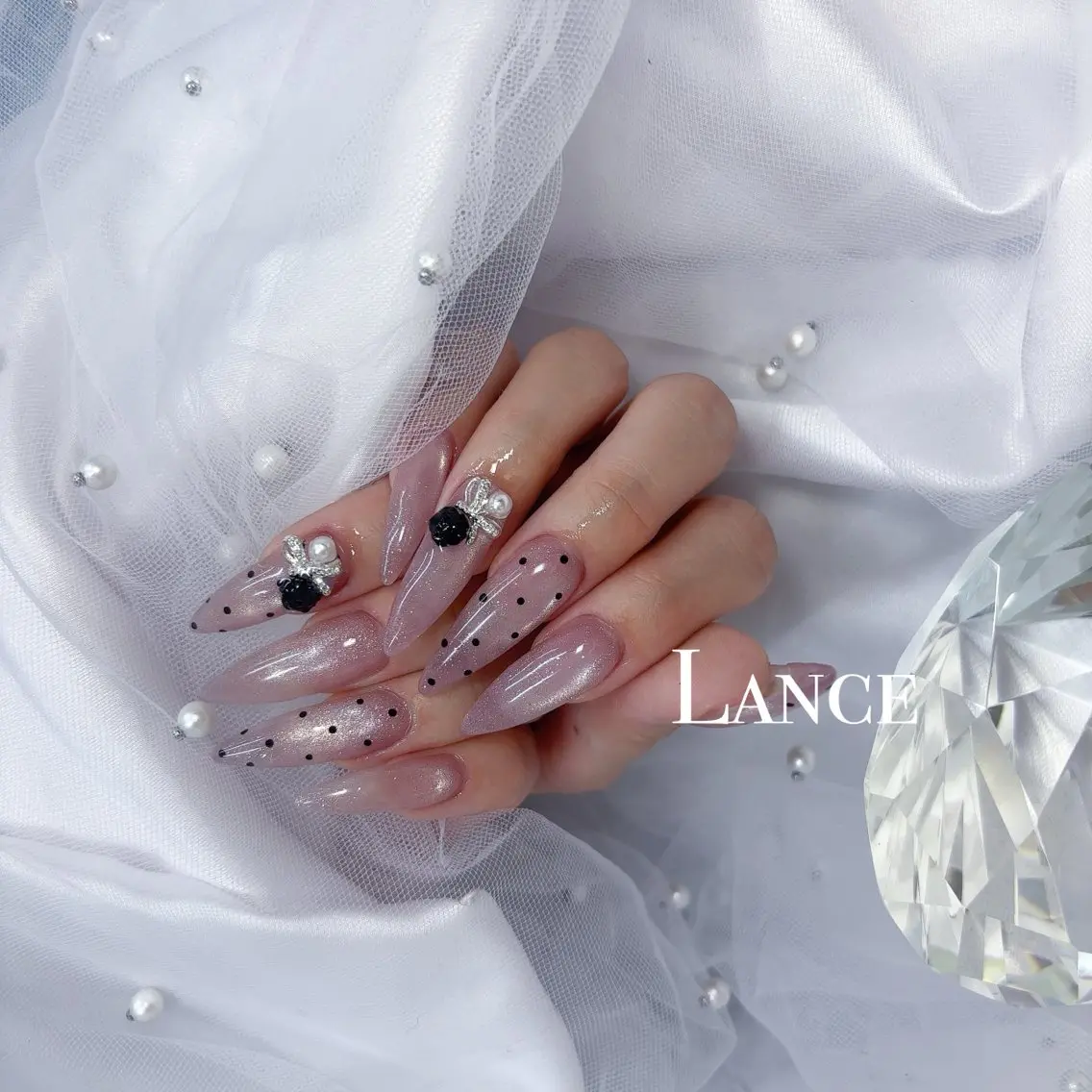 ネイル オーロラネイル ドット フットネイル 氷ネイル・うるうるネイル キラキラネイル ハンドネイル Lance nailのネイルデザイン