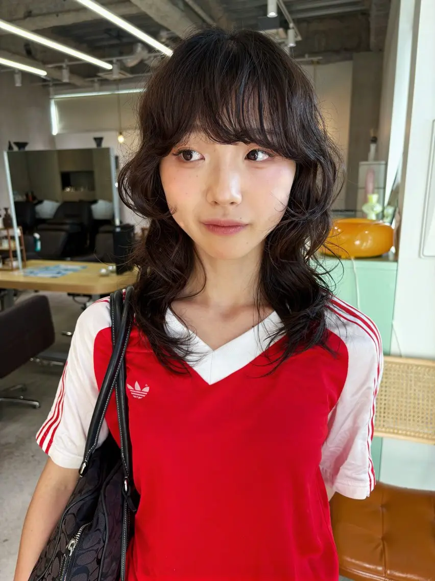 ミディアム パーマ ミディアムパーマ 顔周りカット レイヤーカット パーマ ニュアンスパーマ 萩本直紀のヘアスタイル