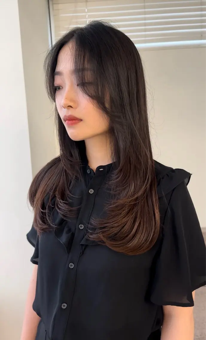 セミロング レイヤーカット ワンホンレイヤー カット 🔹KAIRIのヘアスタイル