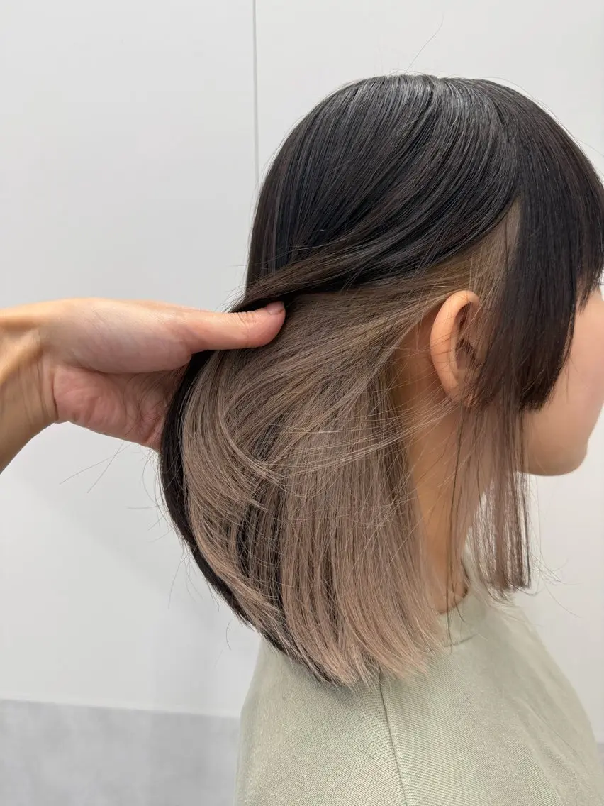 ミディアム カラー ベージュカラー ブリーチ ケアブリーチ ダブルカラー グレージュ ヘアカラー トリートメント インナーカラー 推し ブリーチ 髪質改善のヘアスタイル