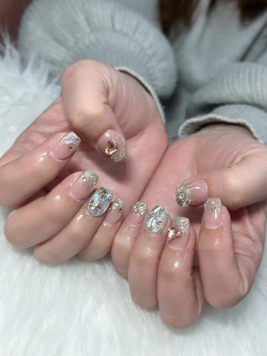 ネイル ハンドネイル フットネイル LAVISH nanamiのネイルデザイン