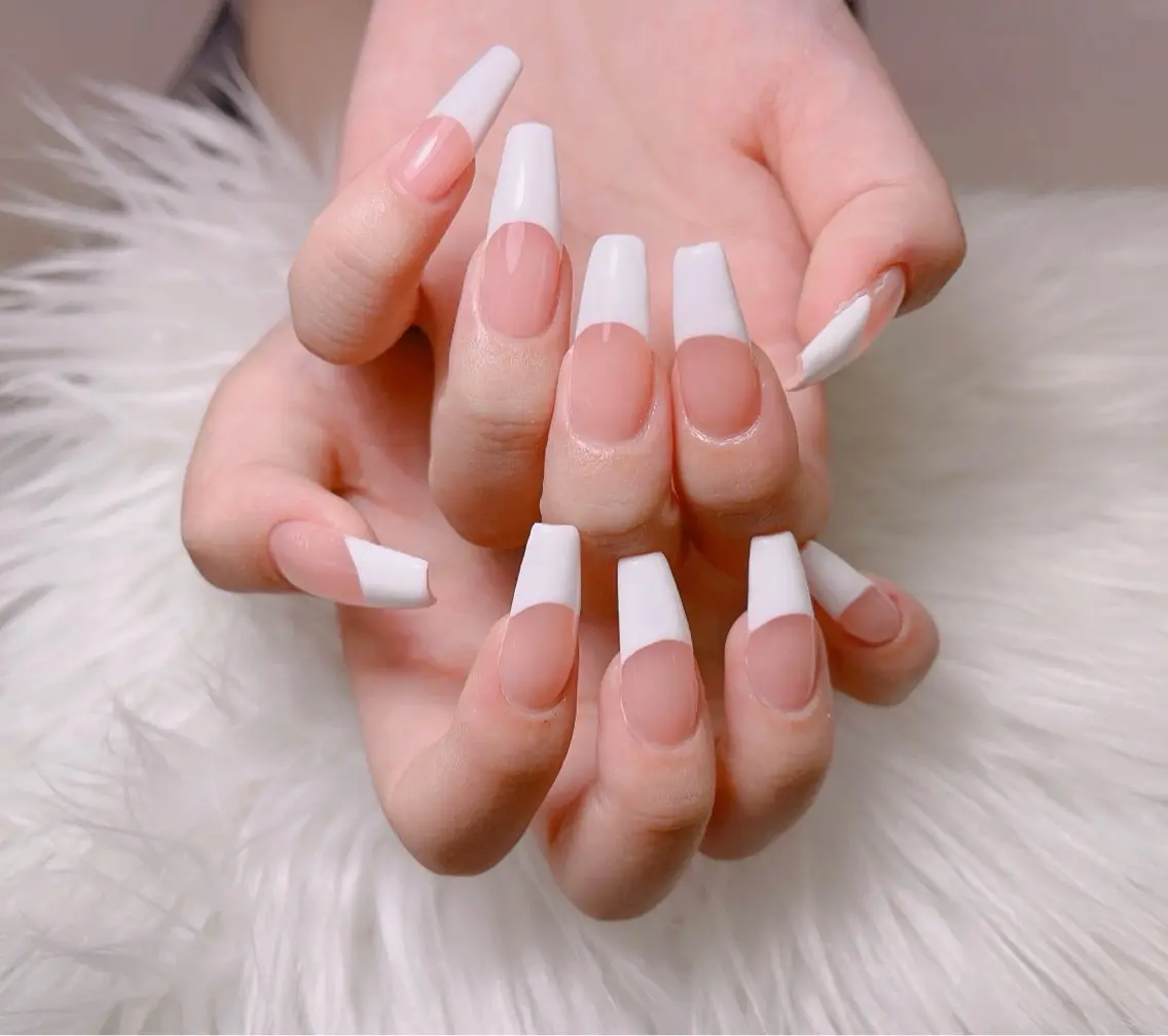 ネイル Demure リリス 銀座店のネイルデザイン
