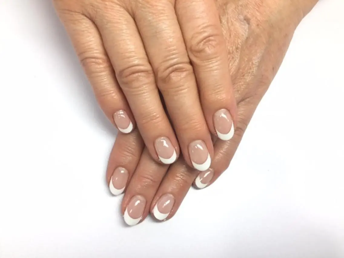 ネイル フレンチネイル ラメ(グリッター) em nailのネイルデザイン