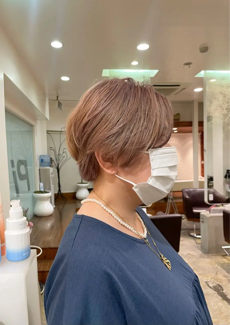ショート カット Poche 丸山 愛万音のヘアスタイル