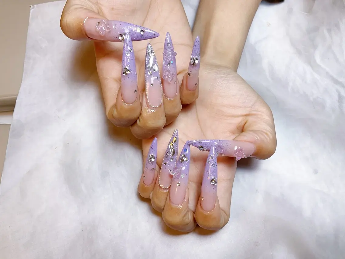 ネイル ロングネイル ネイルチップ ハンドネイル 🍭Yun nail hyejin🌸のネイルデザイン