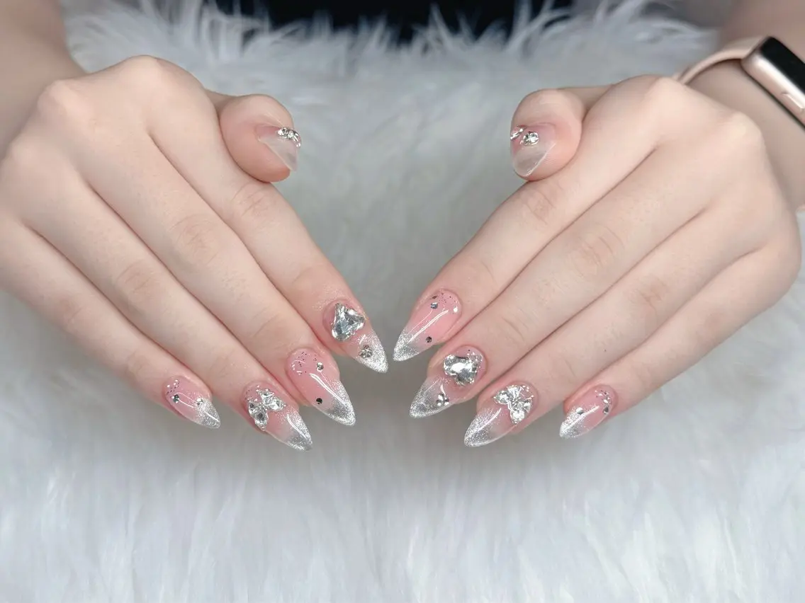 マツエク・マツパ 韓国風マツエク ハンドネイル GOHOUBI Nail 心斎橋店のネイルデザイン