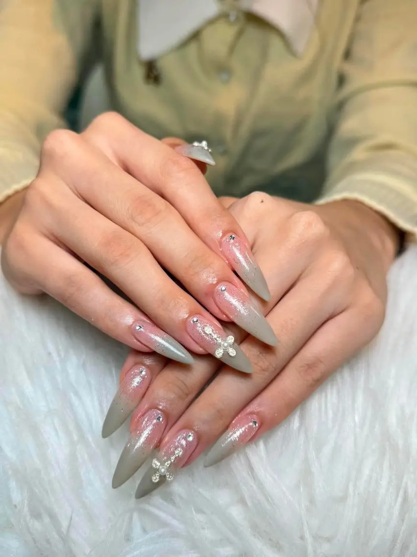 ネイル アートネイル ジェルネイル ニュアンスネイル シンプルネイル ハンドネイル Nie Nail Shinokuboのネイルデザイン