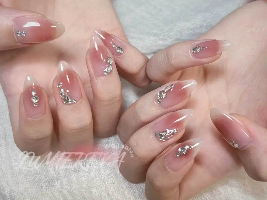 ネイル オーロラネイル 長さ出し ジェルネイル 氷ネイル・うるうるネイル 韓国ネイル Lumiereva nail salonのネイルデザイン