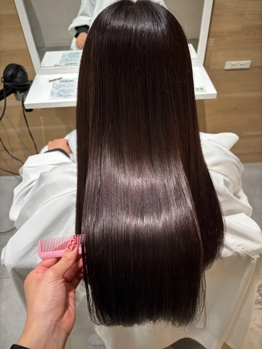 ロング カラー 長岡 明音のヘアスタイル