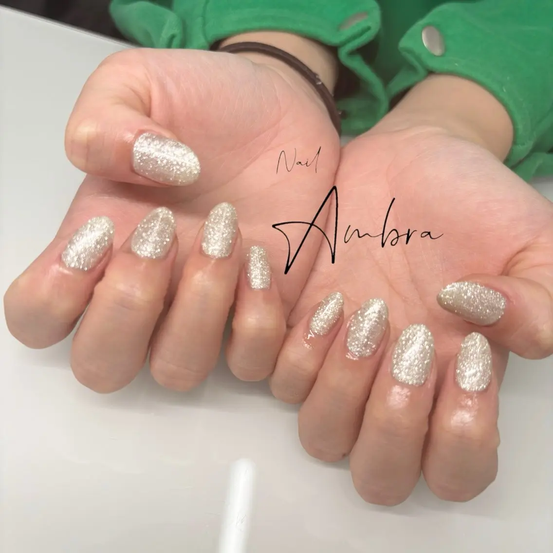 ネイル キラキラネイル ラメ(グリッター) シルバー Nail Ambra Fusamiのネイルデザイン