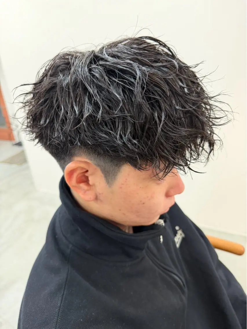 カラー パーマ メンズ メンズブリーチ メンズパーマ ブリーチ 縮毛矯正 カット パーマ パーマ特別価格🔥 宇宙のヘアスタイル