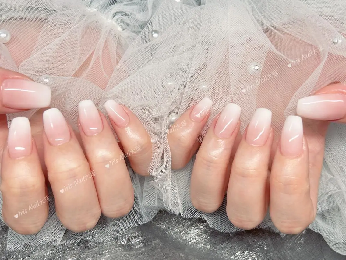 ネイル ハンドネイル ハンドケア 🍒IRIS Nail🌸のネイルデザイン