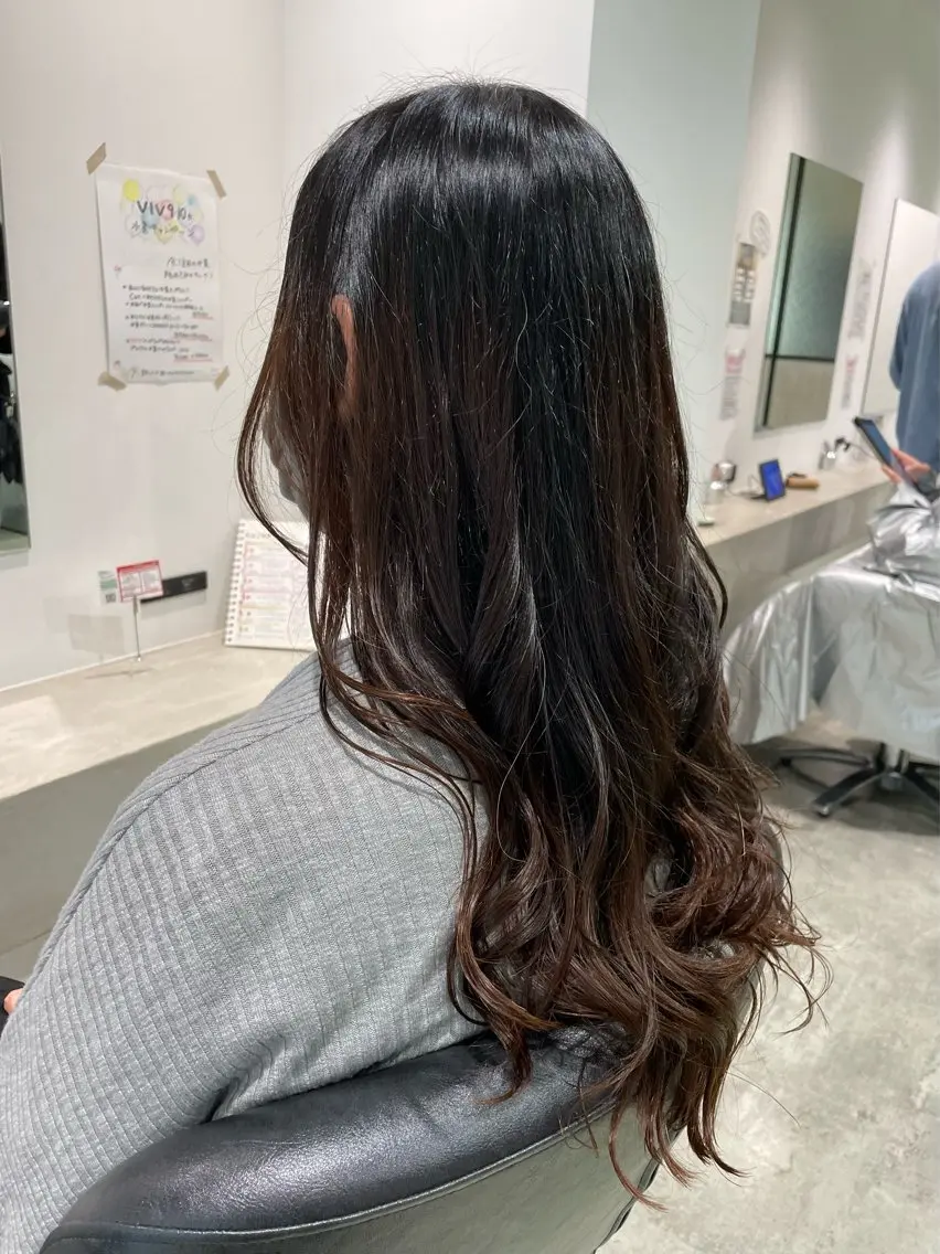 ロング 顔周りカット レイヤーカット カット トリートメント 神野 れなのヘアスタイル